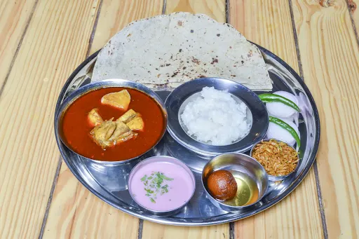 Chicken Rassa Thali