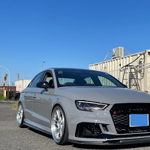 RS3 セダン