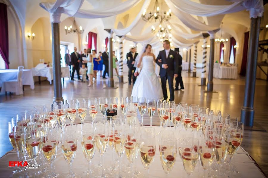 Fotógrafo de casamento Franciszek Kołpaczek (efkafotopl). Foto de 11 de fevereiro 2020