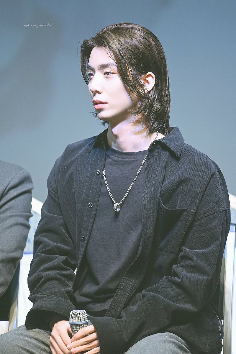 Here Are 10 Male Idols Who Snatched Fans With Their Long Hair Koreaboo 