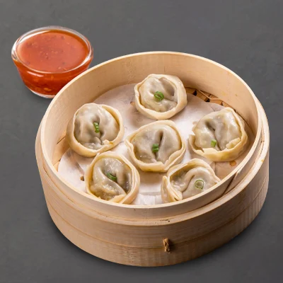 Steamed Classic Veg Momos With Momo Chutney