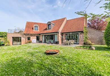 House with garden and terrace 18