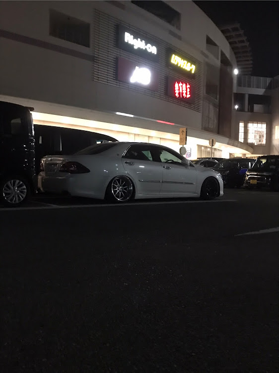 クラウンロイヤルの寒い・1枚目がお気に入り😍・ドライブ・20クラウン・紅葉と愛車に関するカスタム事例の投稿画像5枚目