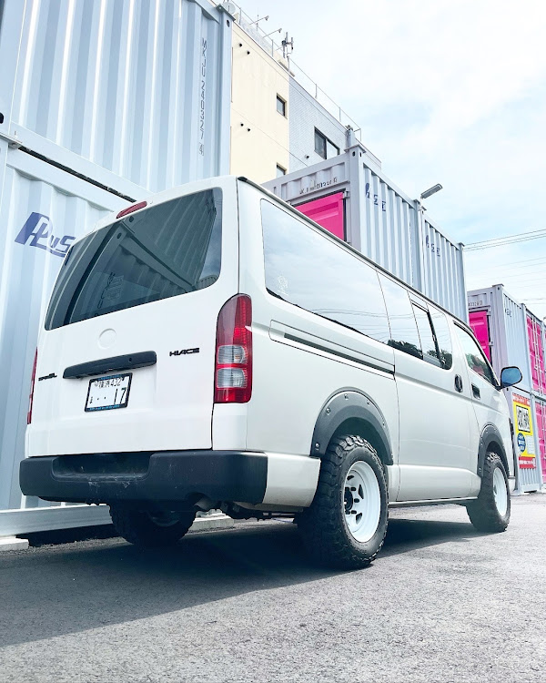 ハイエースバンのアゲ系ハイエース・tc01・8j±0・TOYOTAエンブレム・3型ハイエースに関するカスタム事例の投稿画像2枚目