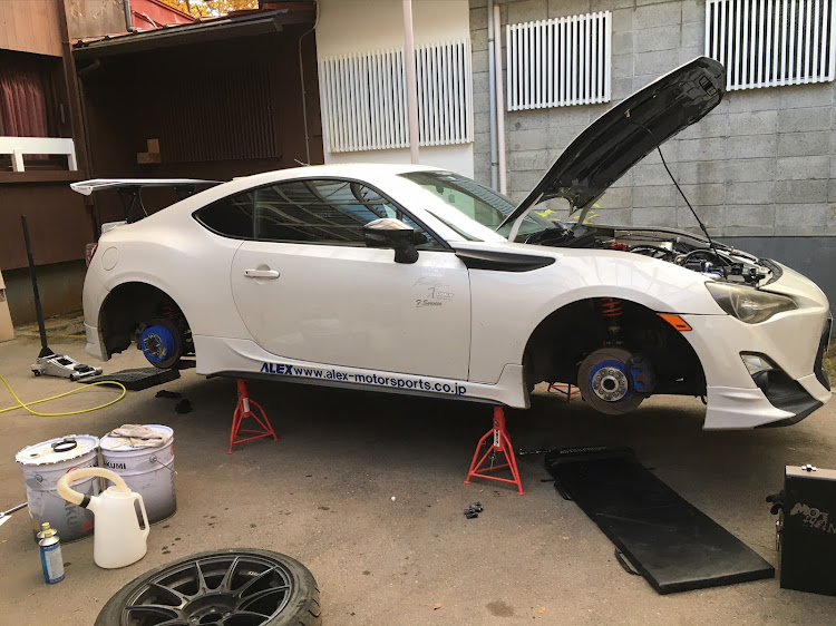 BRZのエンジンオイル交換・ミッションオイル交換・デフオイル交換・ブレーキフルード交換・走行会準備に関するカスタム事例の投稿画像1枚目