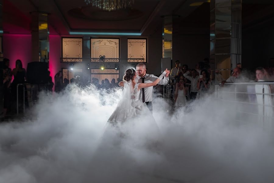 Fotografo di matrimoni Eugeniu Mocan (mocanfoto). Foto del 4 dicembre 2019