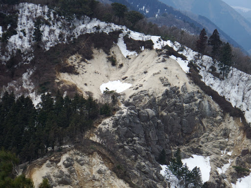 山頂から犬返しの険アップ