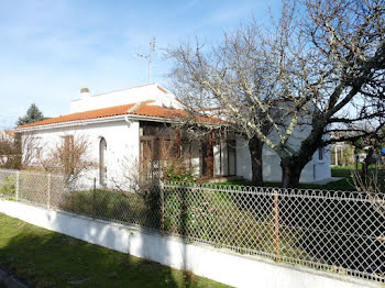 maison à Saujon (17)