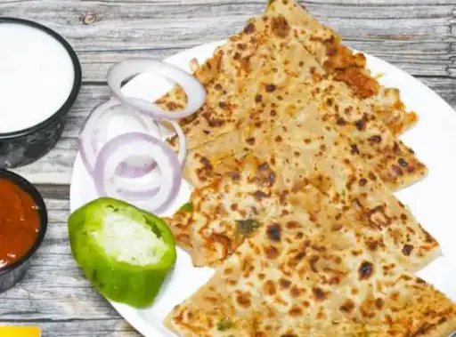 Pyaz Mirchi Paratha