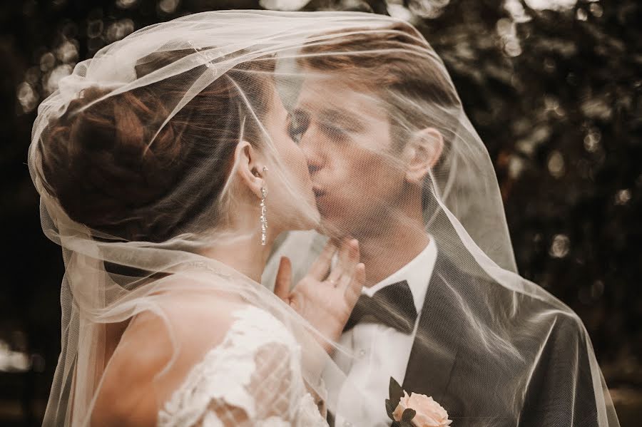 Fotógrafo de casamento Diana Zvereva (nenyd). Foto de 20 de junho 2020