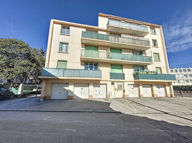 Vente parking  13 m² à Avignon (84000), 15 000 €