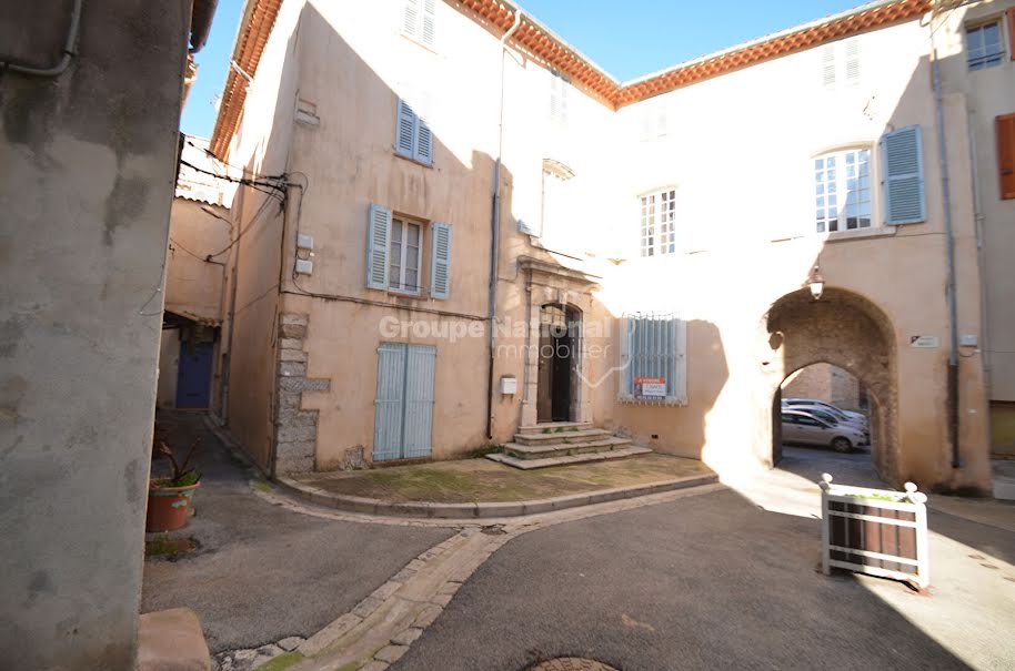 Vente maison 11 pièces 283 m² à Cabasse (83340), 250 000 €