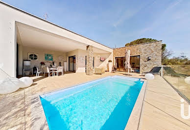 House with pool 2