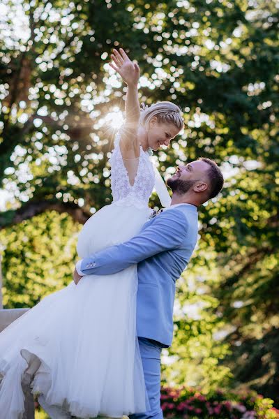 Fotógrafo de casamento Roberto Frignani (gli-imbucati). Foto de 28 de junho 2022