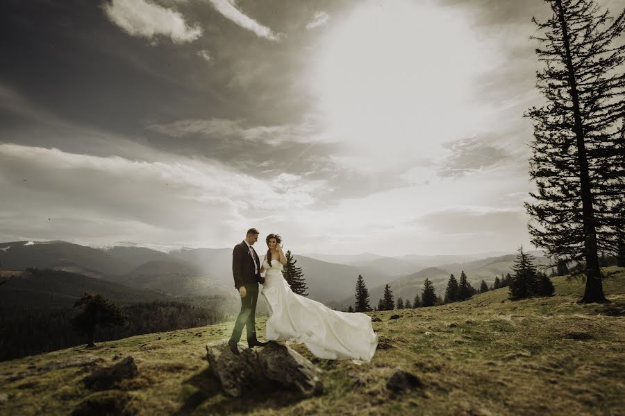 Wedding photographer Bogdan Pacuraru (bogdanpacuraru). Photo of 4 May 2020