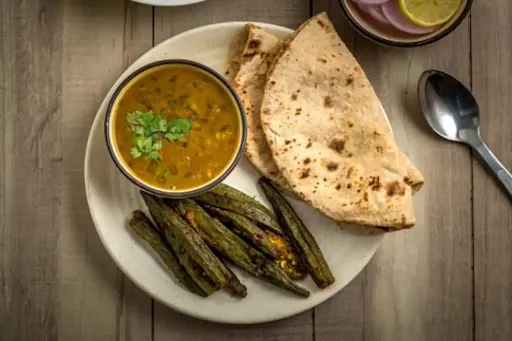 4 Roti With Dal & Seasonal Vegetables