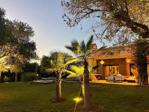 House with pool and garden 5