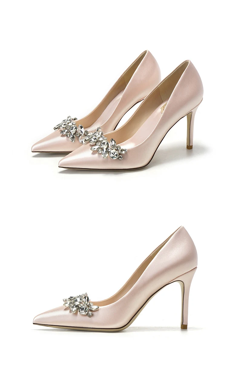 Title 4, Escarpins blancs en satin cristal de mariée Cha...