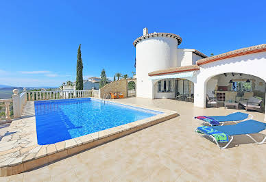 Seaside villa with pool and garden 1