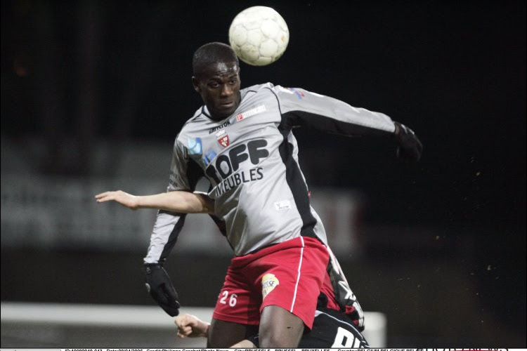 Un ancien buteur de Mouscron devient T2 en D2 amateurs, il défend le coach