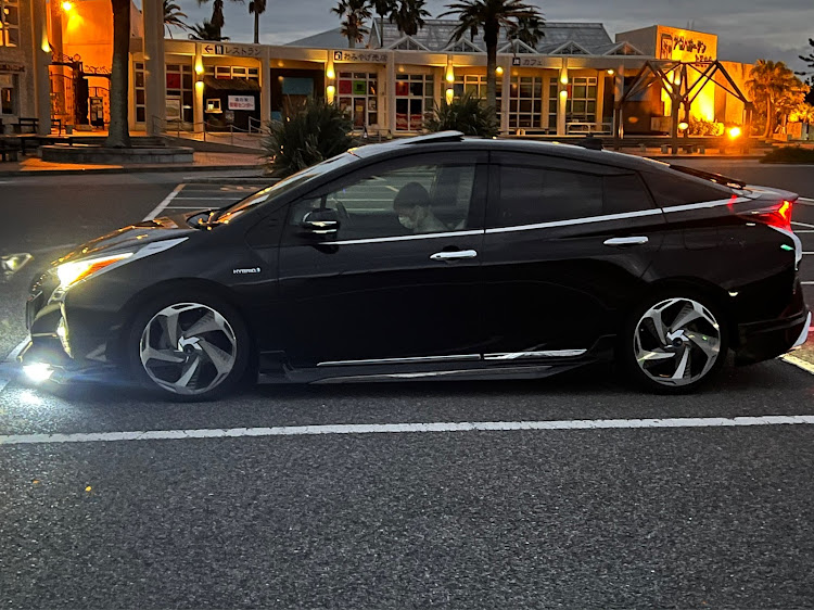 プリウスのドライブ・プリウス50・小さい秋見つけた・車高調整に関するカスタム事例の投稿画像1枚目