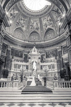 Fotógrafo de casamento Kristóf Ponicsán (eskuvofotosod). Foto de 12 de junho 2015