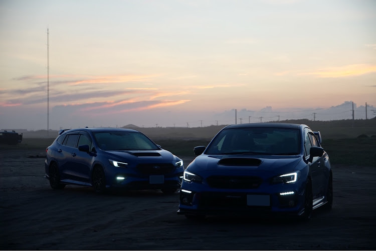 WRX S4のカメ活ドライブ・お盆休みの思い出・夕陽とコラボ・夕陽と海と愛車・飯岡海水浴場に関するカスタム事例の投稿画像1枚目