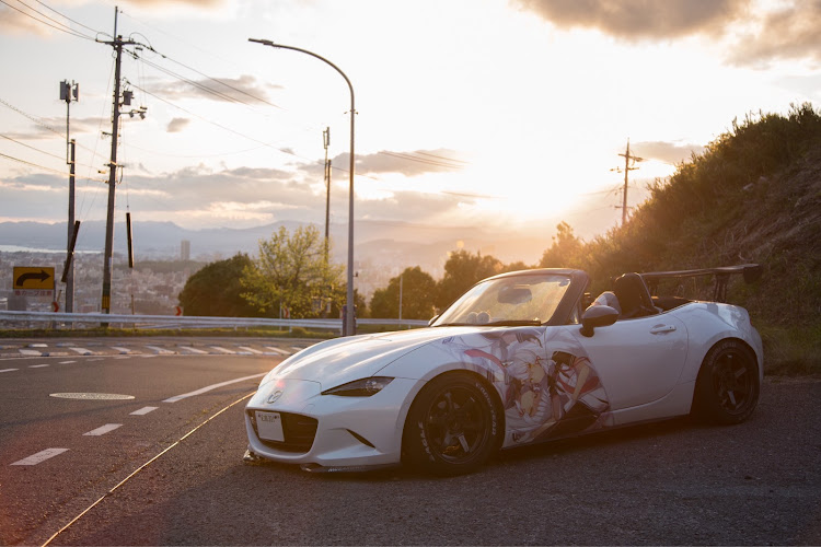 ロードスターの夕陽・逆光・逆光ショット・車高サギ・痛車に関するカスタム事例の投稿画像1枚目