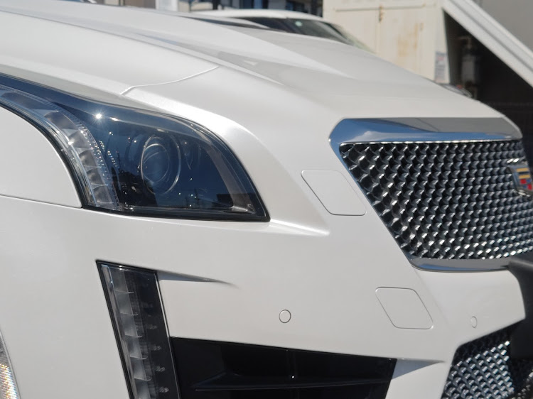 CTS-Vの愛車キレイになった・パールホワイトに関するカスタム事例の投稿画像2枚目