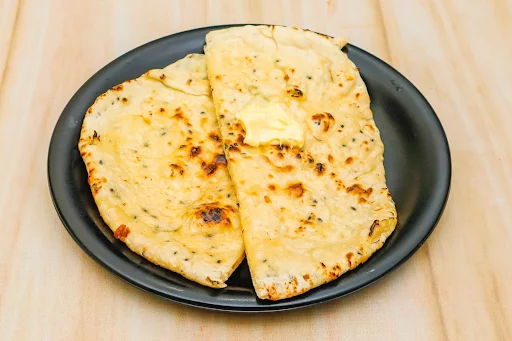 Tawa Butter Naan [Amul Butter Preparation]