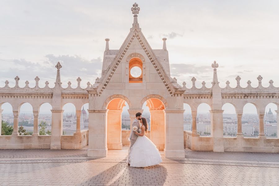 Fotografer pernikahan Attila Tóth (dreamlandphoto). Foto tanggal 2 Oktober 2023