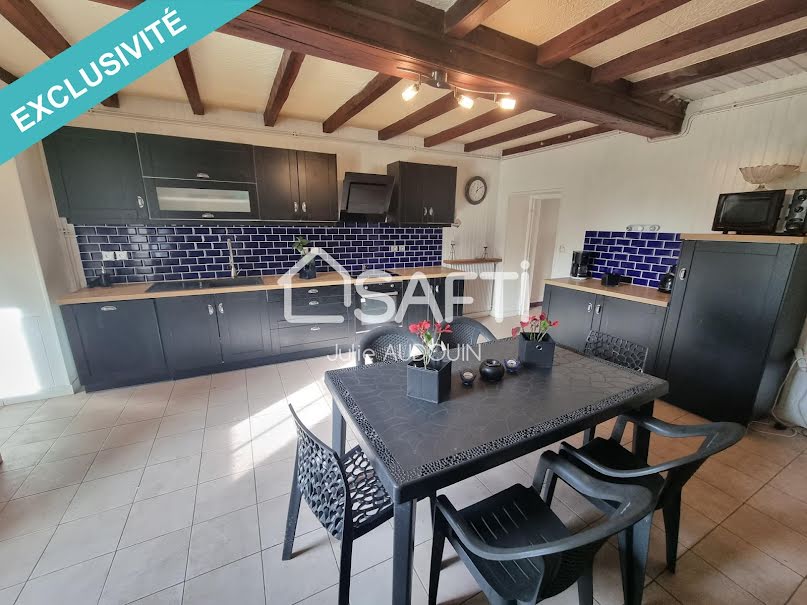 Vente maison 4 pièces 113 m² à Sainte-Même (17770), 170 000 €