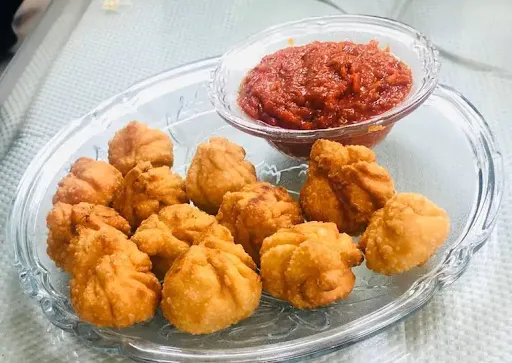 Veg Schezwan Momos [6 Pieces]