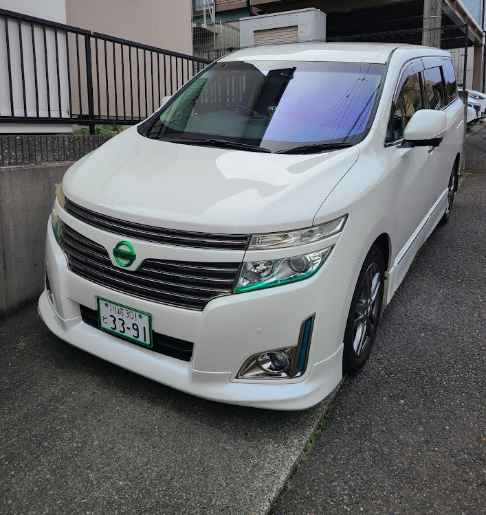 エルグランドのブードゥーライド・スパシャン・愛車の好きな角度に関するカスタム事例の投稿画像1枚目