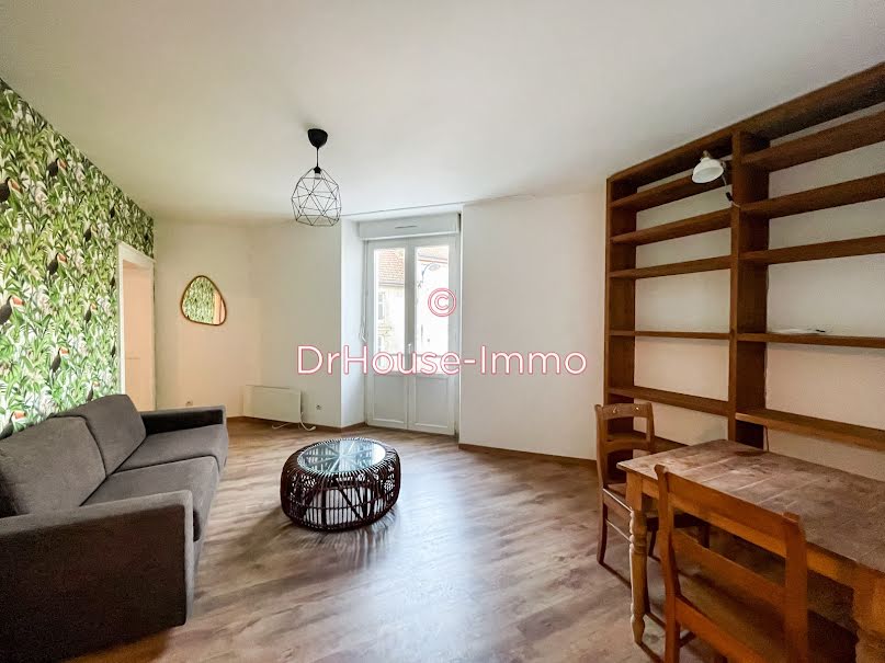 Location  appartement 3 pièces 80 m² à Darney (88260), 440 €