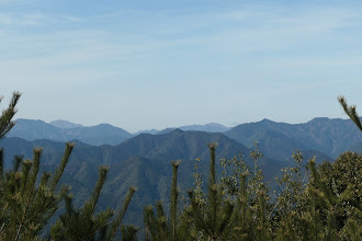 左奥から仙千代ヶ峰・ウグイ谷高・国見山など