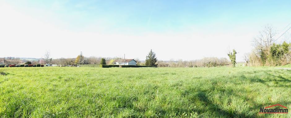 Vente terrain  2590 m² à Saint-Privat-des-Prés (24410), 27 000 €