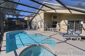 Easy access steps into the pool on Emerald Island