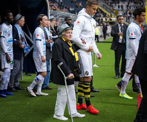 VIDEO: Zweedse club eert oudste supporters op schitterende manier en daar zit een ex-UEFA voorzitter bij