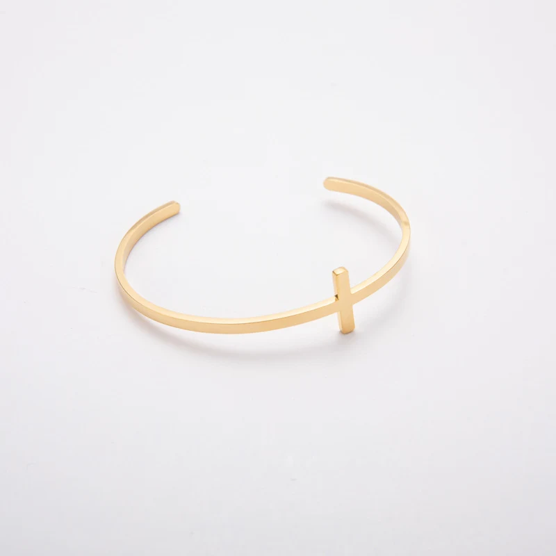 Bracelet croix en forme de C en acier inoxydable et titane, réglable, style Ins européen et américain, simple et tendance.