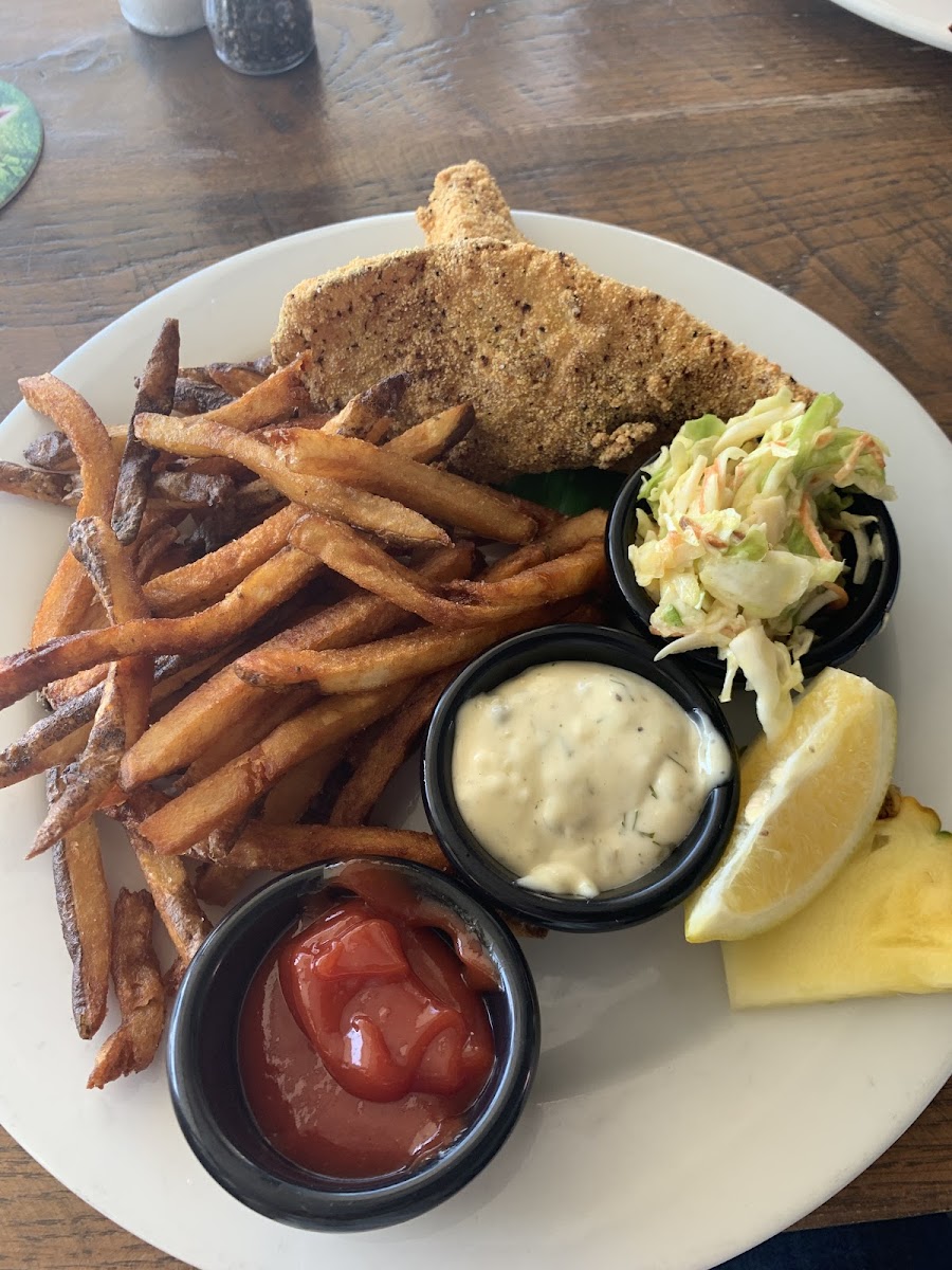 Amaaaazing flakey juicy fish and chips that I’m still dreaming about. Dedicated gf fryer and I have celiac!