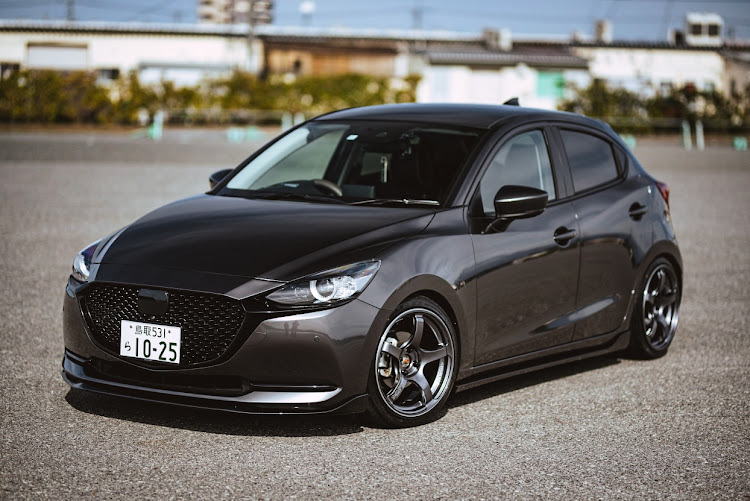MAZDA3のMAZDA2・RAYS・TE37ULTRA・米子港・夏仕様に関するカスタム事例の投稿画像2枚目