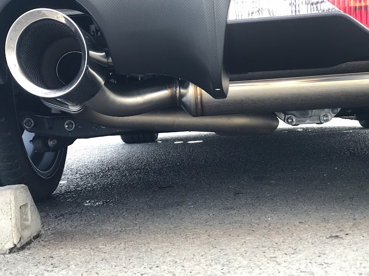 BRZの洗車・隅々までキレイにに関するカスタム事例の投稿画像5枚目