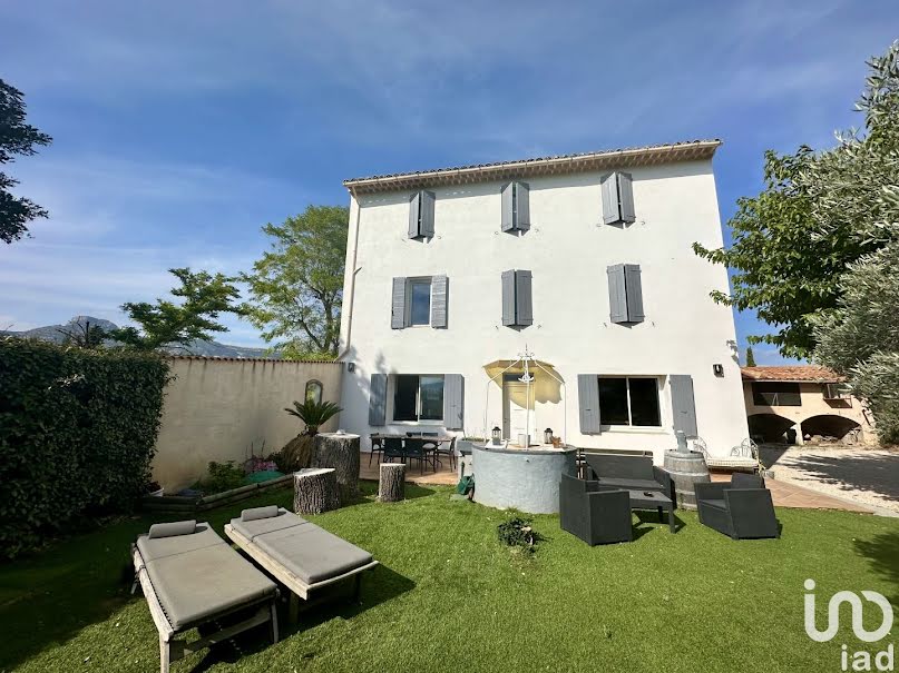 Vente maison 7 pièces 203 m² à Aubagne (13400), 725 000 €