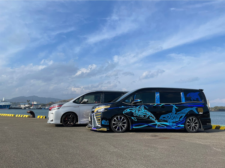 ヴォクシーのチームピンスト・No.001・Ryugen Style・もうすぐチーピン4周年・ラッピングに関するカスタム事例の投稿画像1枚目
