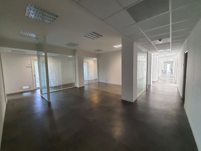 Location  locaux professionnels  598 m² à Montpellier (34000), 8 482 €