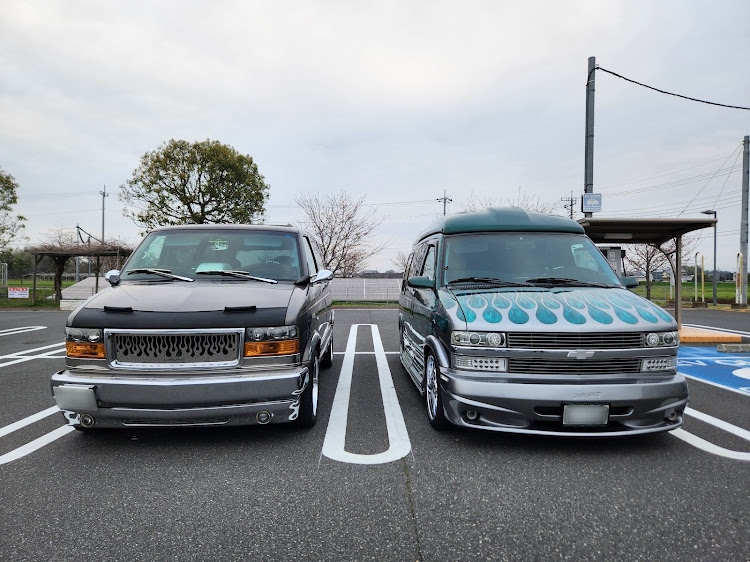 アストロのコラボ・アメ車・メッキパーツ・ドライブに関するカスタム事例の投稿画像1枚目