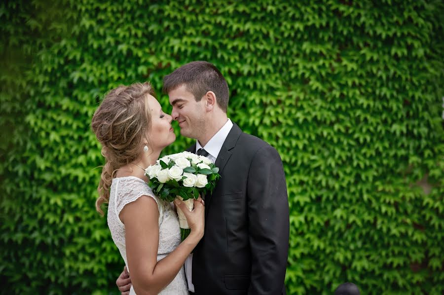 Wedding photographer Olga Kuzik (olakuzyk). Photo of 10 October 2014