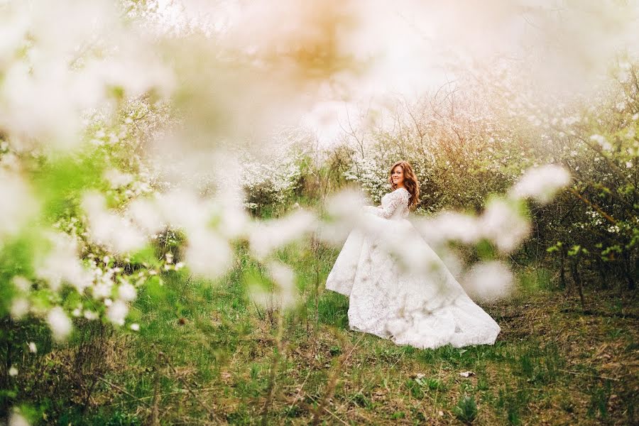 Wedding photographer Darina Valuyskaya (vdarina). Photo of 27 April 2019