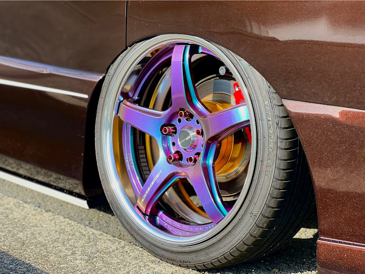 セレナのF-garagefamily・エアサスのある生活・エアサスはモテるらしい・愛車の差し色・自動車税の季節ですねに関するカスタム事例の投稿画像2枚目